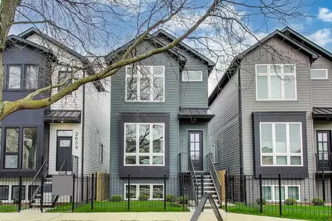 2611 W Carmen Ave, Chicago, IL 60625