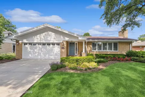 5204 Clausen Ave, Western Springs, IL 60558