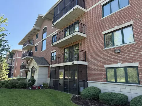 6820 W Winding Trl #204, Oak Forest, IL 60452