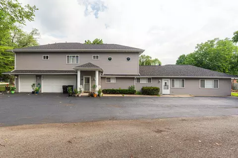 520 S Main St, Wauconda, IL 60084