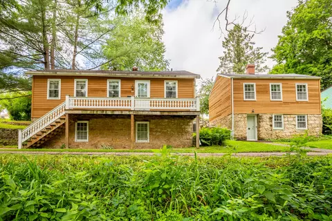 244 S Division St, Galena, IL 61036