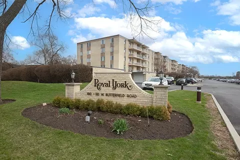 110 W Butterfield Rd #405S, Elmhurst, IL 60126