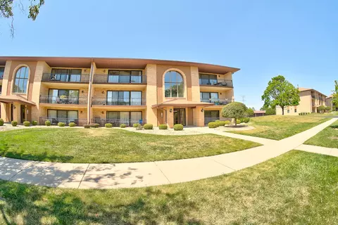 8300 160th Pl #3E, Tinley Park, IL 60477
