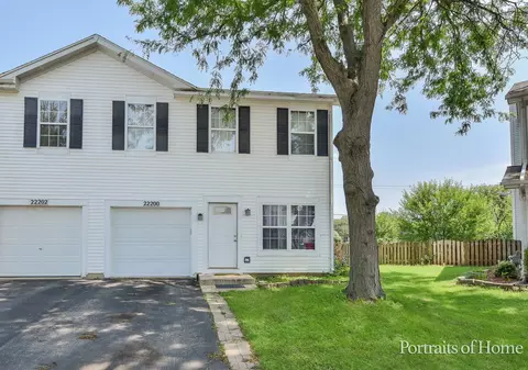 22200 W Norwich Ct, Plainfield, IL 60544