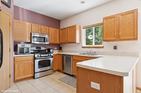 6214 Brunswick Dr, Plainfield, IL 60586 photo 5