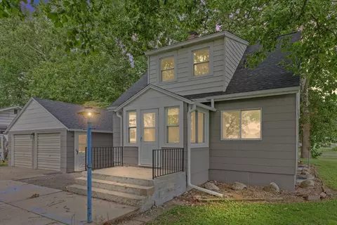 105 N Madison St, Sibley, IL 61773