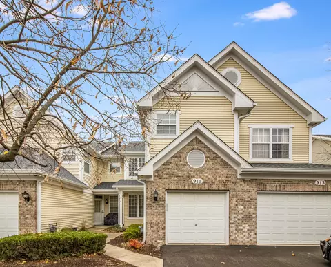 911 Sheridan Cir, Naperville, IL 60563