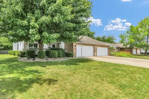 705 Ramblewood Ct #A, Savoy, IL 61874