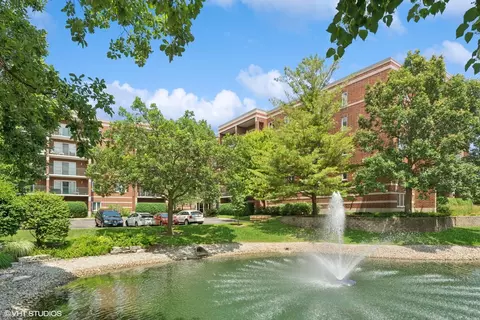 5225 N Riversedge Ter #511, Chicago, IL 60630