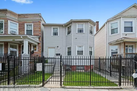 1022 N Leamington Ave, Chicago, IL 60651