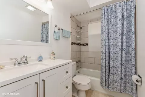 Bath - 19109 Grant St, Lansing, IL 60438 photo 1 of 3