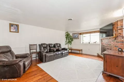 Living - 19109 Grant St, Lansing, IL 60438 photo 2 of 2