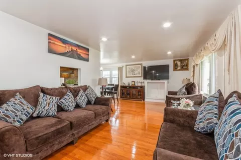 Living - 19109 Grant St, Lansing, IL 60438 photo 1 of 2