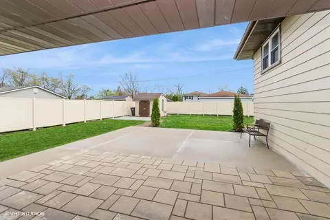 Exterior - 19109 Grant St, Lansing, IL 60438 photo 5 of 7
