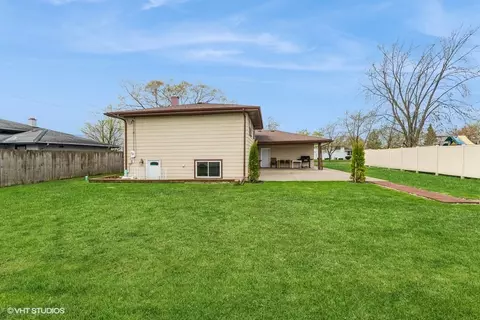 Exterior - 19109 Grant St, Lansing, IL 60438 photo 2 of 7