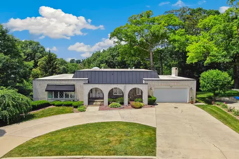 712 Ridge Rd, Lemont, IL 60439