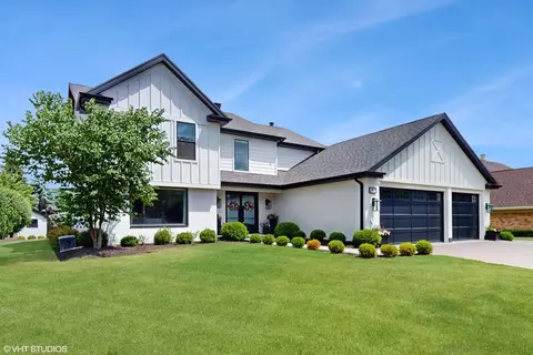 292 Noble Cir, Vernon Hills, IL 60061
