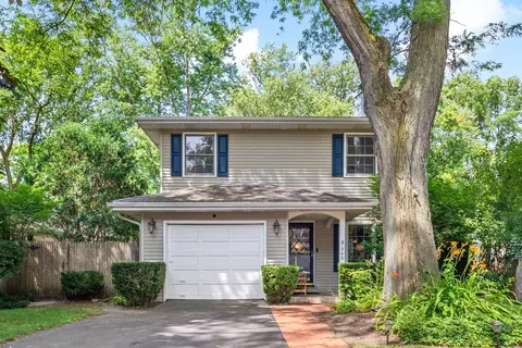 246 Churchill St, Northfield, IL 60093