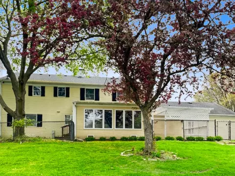 Exterior - 65 Old Post Rd, Montgomery, IL 60538 photo 4 of 8