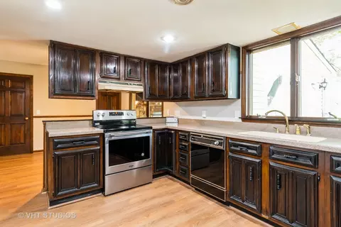 Kitchen - 65 Old Post Rd, Montgomery, IL 60538 photo 1 of 2