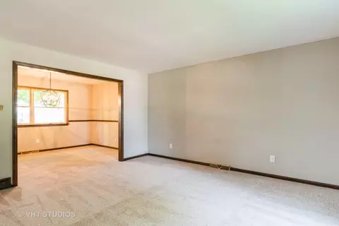 Living - 65 Old Post Rd, Montgomery, IL 60538 photo 1 of 3