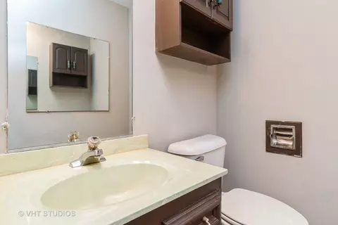 Bath - 65 Old Post Rd, Montgomery, IL 60538 photo 2 of 2