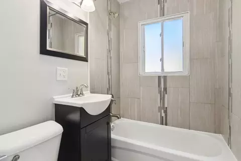 Bath - 15444 Albany Ave, Markham, IL 60428 photo 1 of 1