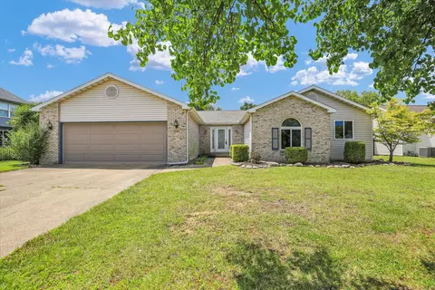 603 Laurel Dr, Saint Joseph, IL 61873