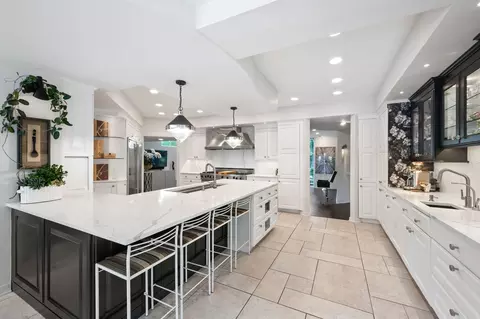 Kitchen - 96 Harbor St, Glencoe, IL 60022 photo 2 of 3