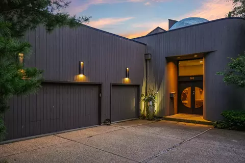 Exterior - 96 Harbor St, Glencoe, IL 60022 photo 3 of 7