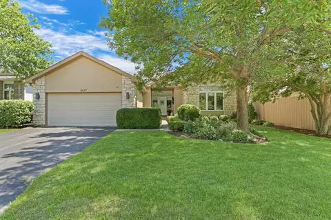 3077 N Southern Hills Dr, Wadsworth, IL 60083