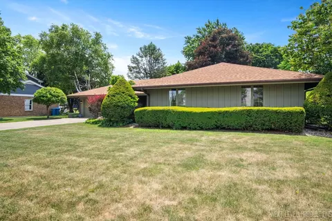 2050 Alschuler Dr, Aurora, IL 60506 photo 2