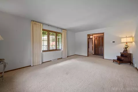 2050 Alschuler Dr, Aurora, IL 60506 photo 6