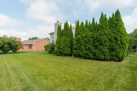 Exterior - 5 Chiswick Cir, Bloomington, IL 61704 photo 7 of 9