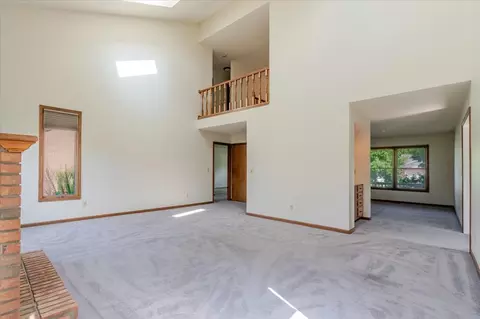 Living - 5 Chiswick Cir, Bloomington, IL 61704 photo 5 of 10
