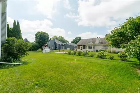 Exterior - 5 Chiswick Cir, Bloomington, IL 61704 photo 9 of 9