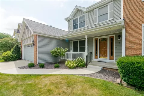 Exterior - 5 Chiswick Cir, Bloomington, IL 61704 photo 4 of 9