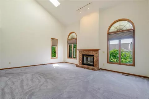 Living - 5 Chiswick Cir, Bloomington, IL 61704 photo 4 of 10