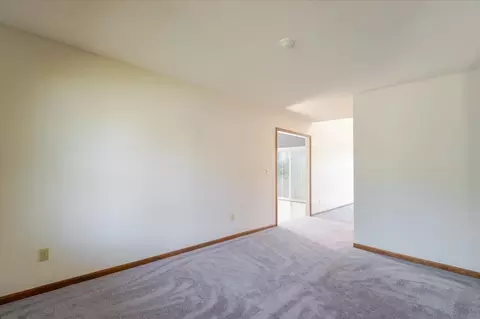 Living - 5 Chiswick Cir, Bloomington, IL 61704 photo 1 of 10
