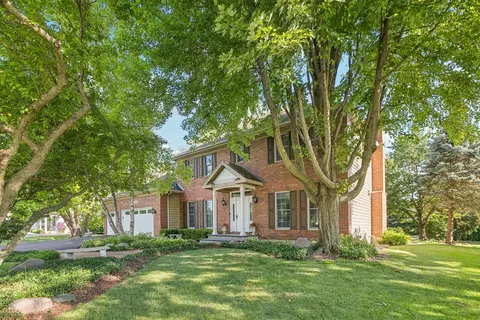39 W589 Carl Sandburg Rd, Saint Charles, IL 60175