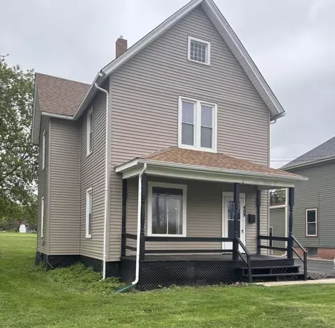 409 Washington St, Woodstock, IL 60098