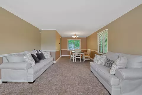 710 Cimarron Dr, Cary, IL 60013 photo 9