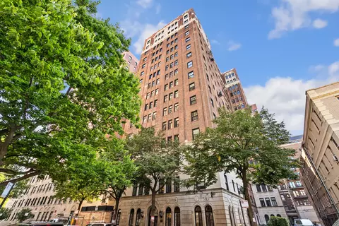 415 W Aldine Ave #7B, Chicago, IL 60657