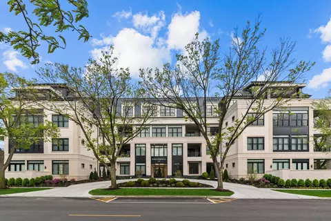 1950 Sheridan Rd #105, Highland Park, IL 60035