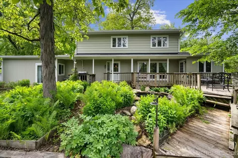 43 W542 Thornapple Tree Rd, Sugar Grove, IL 60554