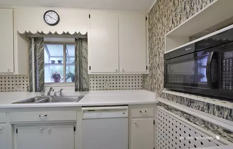 Kitchen - 143 Eagle Point Rd, Fox Lake, IL 60020 photo 2 of 3