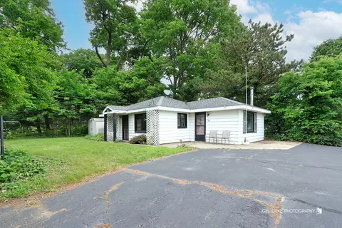 Exterior - 143 Eagle Point Rd, Fox Lake, IL 60020 photo 2 of 4