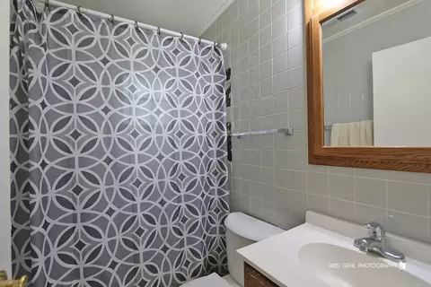Bath - 143 Eagle Point Rd, Fox Lake, IL 60020 photo 1 of 1
