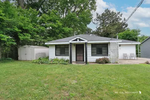 143 Eagle Point Rd, Fox Lake, IL 60020