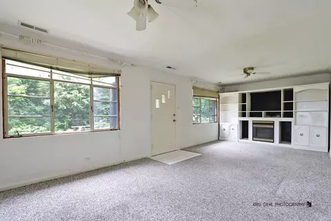 Living - 143 Eagle Point Rd, Fox Lake, IL 60020 photo 1 of 5